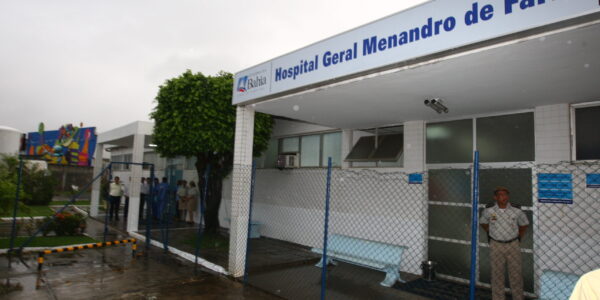 Governador Jaques Wagner participa do lançamento do Projeto (Protejo) e inauguração da reforma e ampliação do Hospital Geral Menandro de Faria (HGMF), da segunda etapa das obras da via Caji-Jambeiro e da delegacia de Portão, em Lauro de Freitas.
Na foto:
Foto Manu Dias/AGECOM